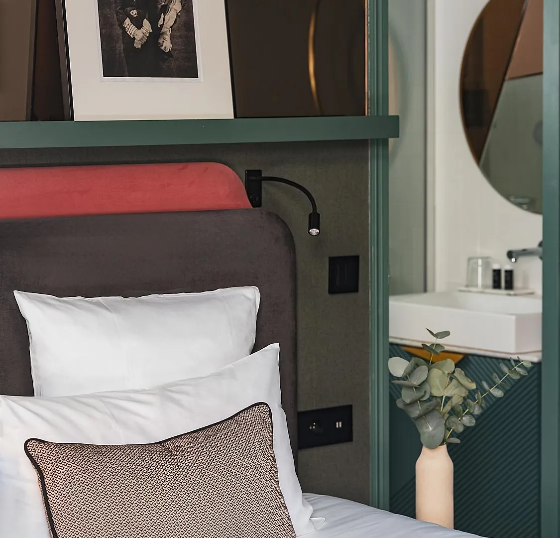 Bob By Elegancia Hotel